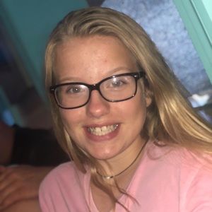 Meet your Posher, Alexis